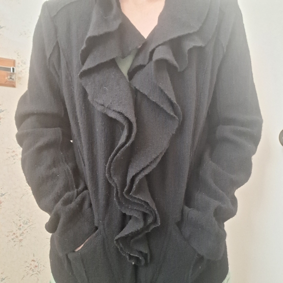 Venario Wool Ruffle Jacket - Picture 7 of 8